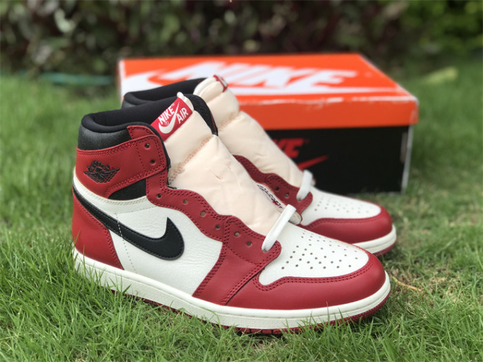 Air Jordan 1 Retro High OG 'Chicago Lost & Found'