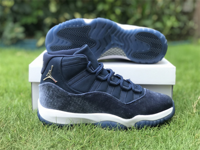 Air Jordan 11 Velvet WOMEN “Midnight Navy”