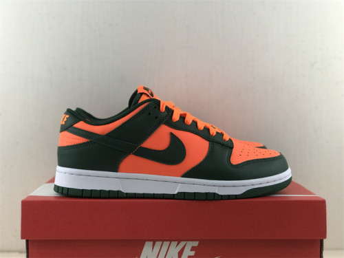 Nike Dunk Low “Miami Hurricanes”