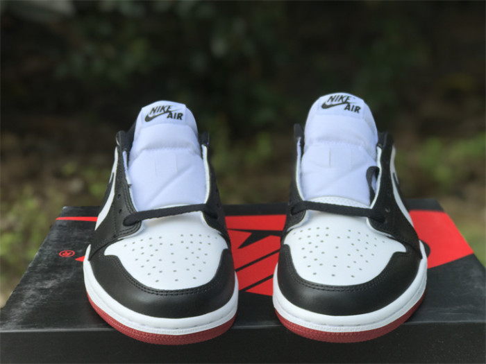 Air Jordan 1 Low “Black Toe”