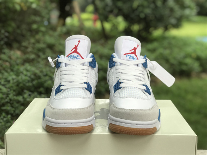 Air Jordan 4 Retro DR5415-104