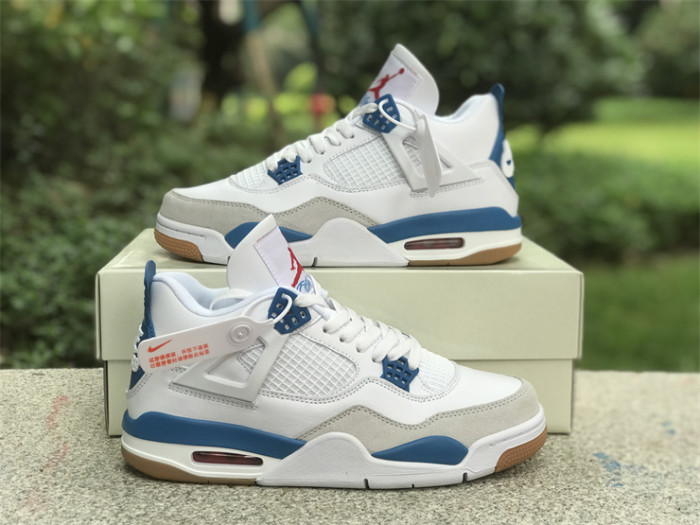 Air Jordan 4 Retro DR5415-104