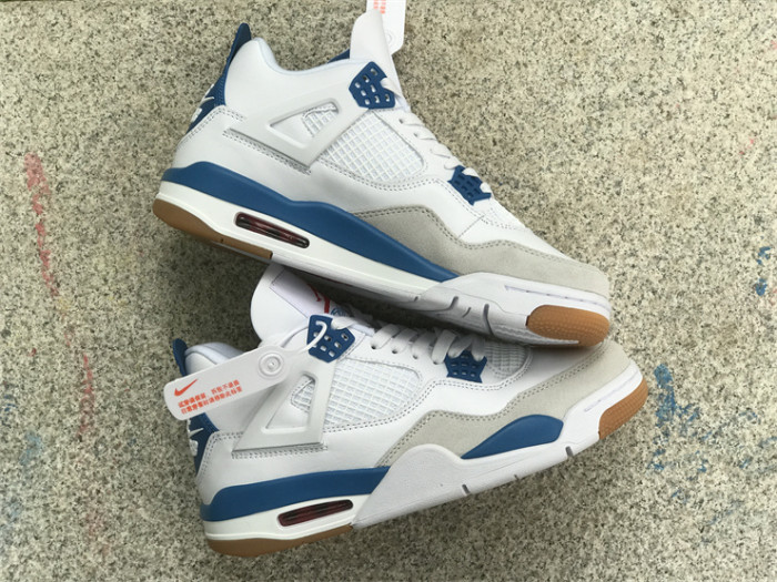 Air Jordan 4 Retro DR5415-104