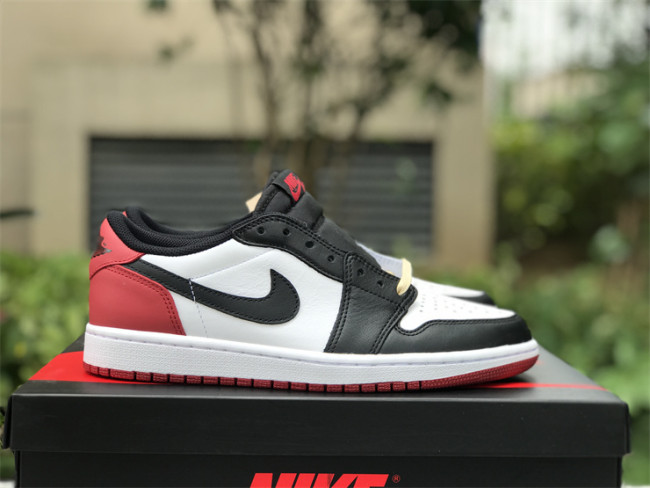 Air Jordan 1 Retro Low OG 'Black Toe' 2023