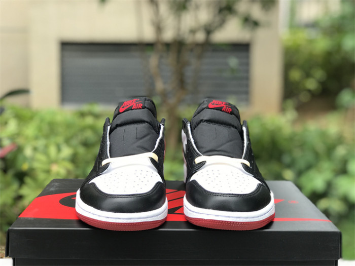 Air Jordan 1 Retro Low OG 'Black Toe' 2023