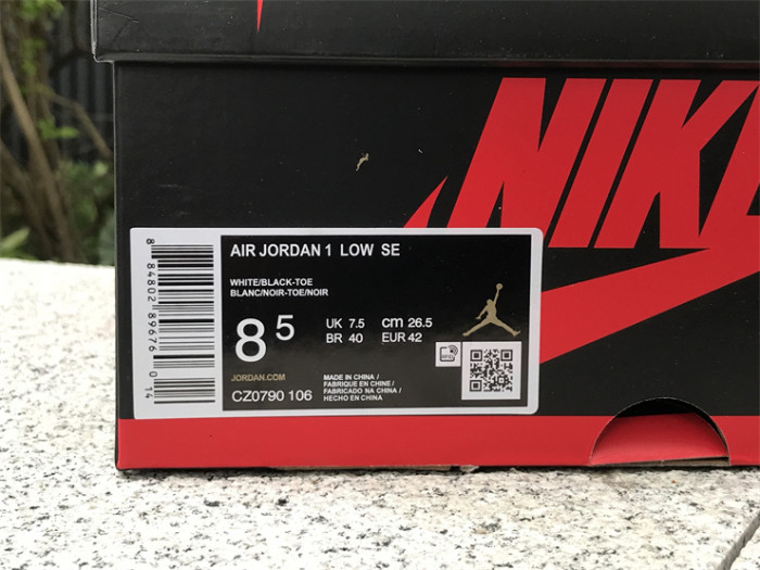 Air Jordan 1 Retro Low OG 'Black Toe' 2023