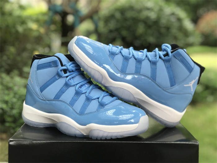 Air Jordan 11 Pantone