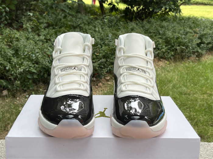 Air Jordan 11 Retro 'Neapolitan'