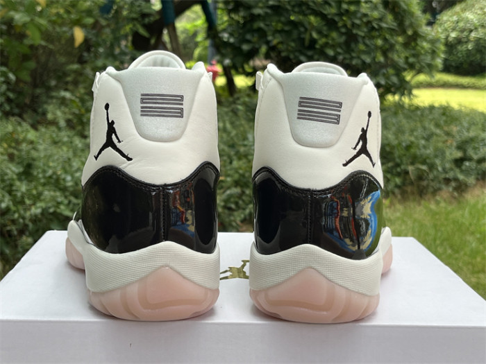 Air Jordan 11 Retro 'Neapolitan'