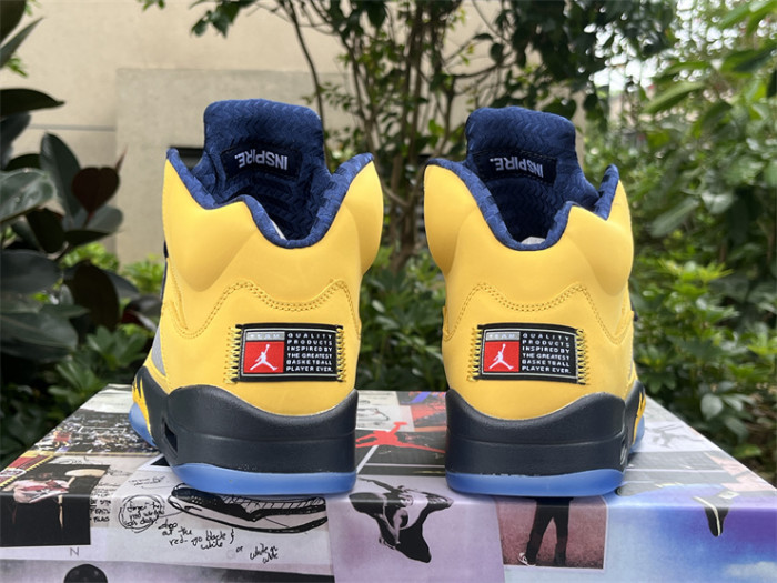 Jordan 5 Retro Michigan