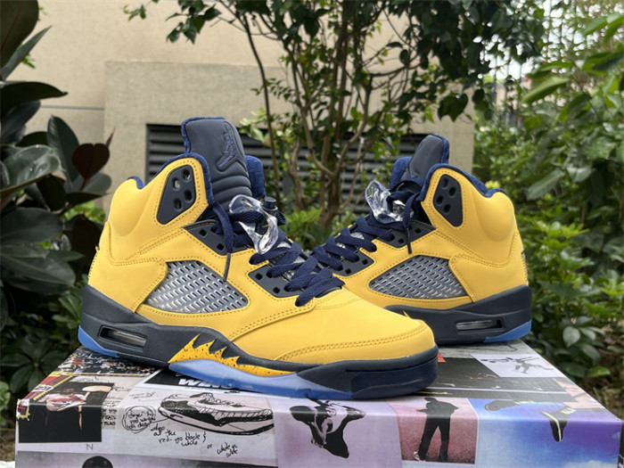 Jordan 5 Retro Michigan