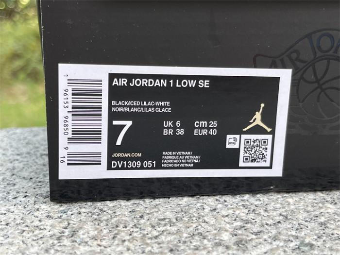 Air Jordan 1 Low SE Black Iced Lilac