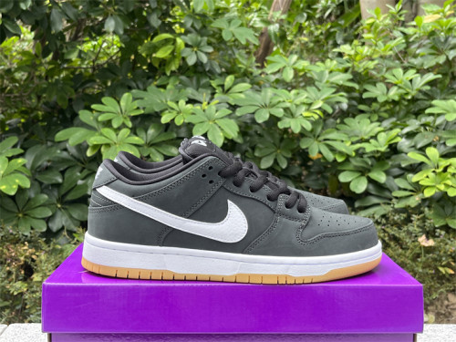 Nike SB Dunk Low Black Gum