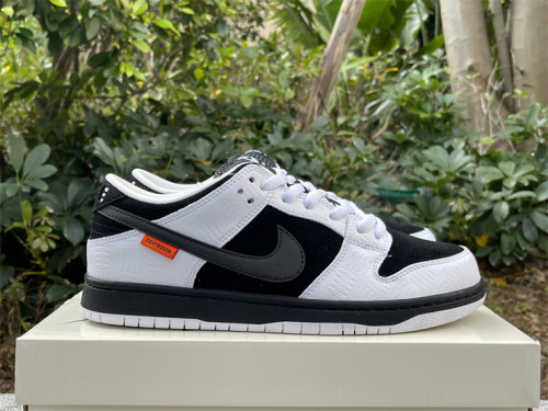 TIGHTBOOTH x Nike SB Dunk Low FD2629-100