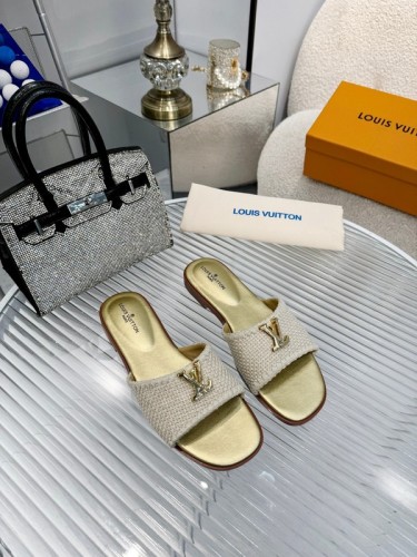 LV women Sandals 1：1 Quality-800