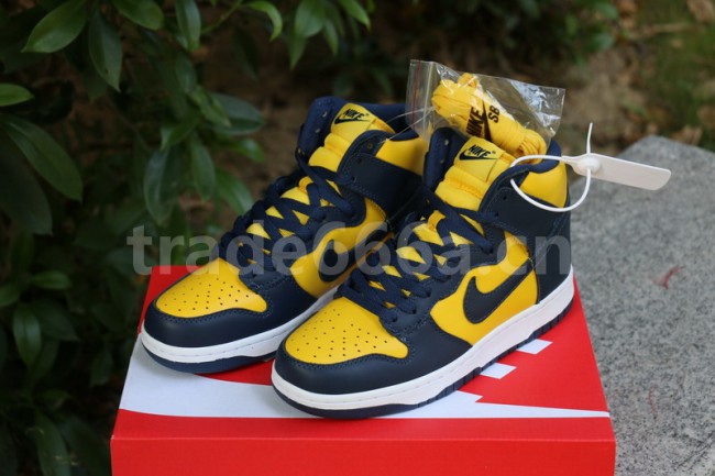 Authentic Nike Dunk High “Michigan”