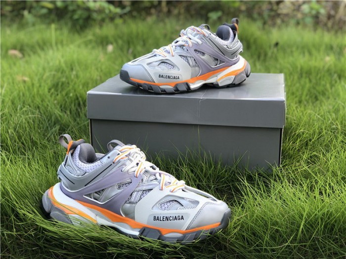 B 17FW Tripe-S High End Sneaker-147