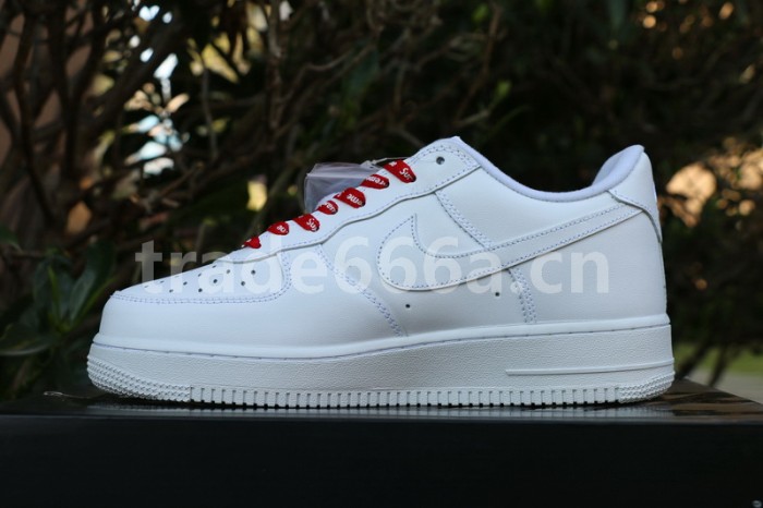 Authentic Supreme x Nike Air Force 1 Low