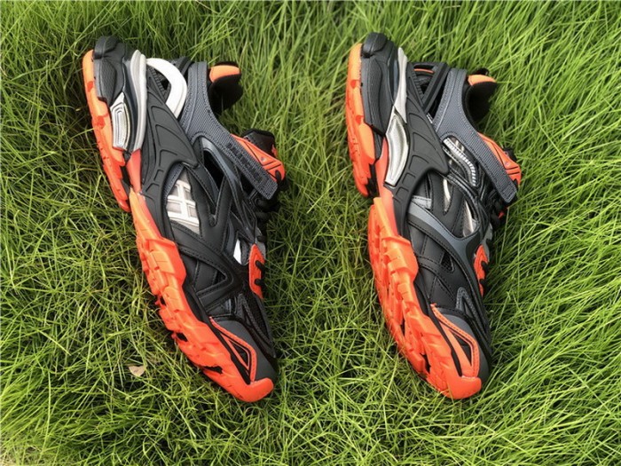 B 17FW Tripe-S High End Sneaker-149