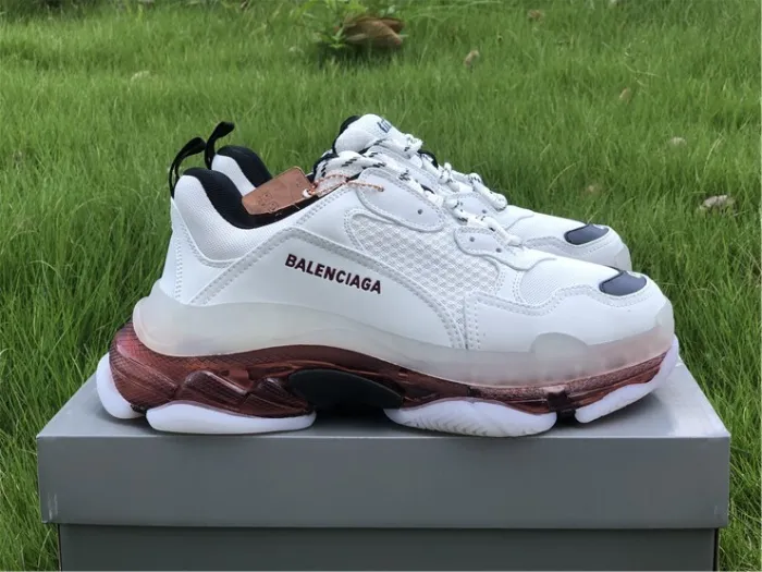 B 17FW Tripe-S High End Sneaker-143