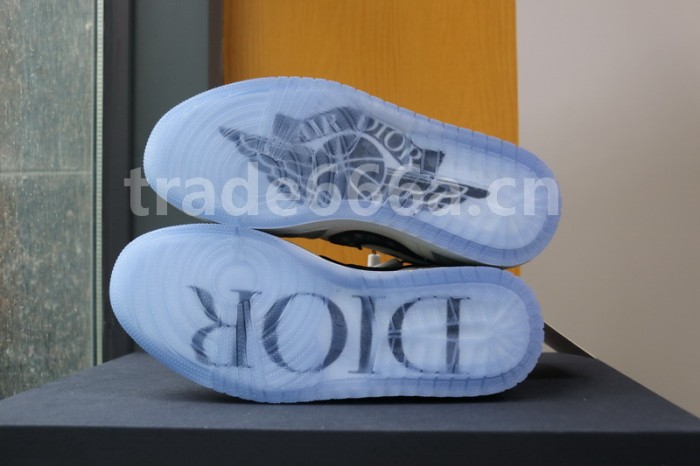 Authentic Dior x Ai Jordan 1 High Top （with dior boxes）