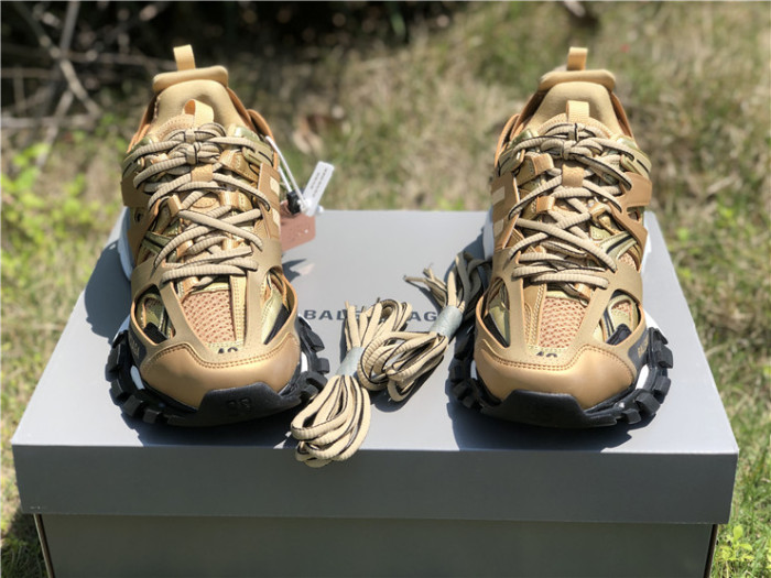 B 17FW Tripe-S High End Sneaker-121