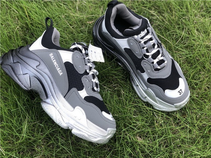 B 17FW Tripe-S High End Sneaker-142