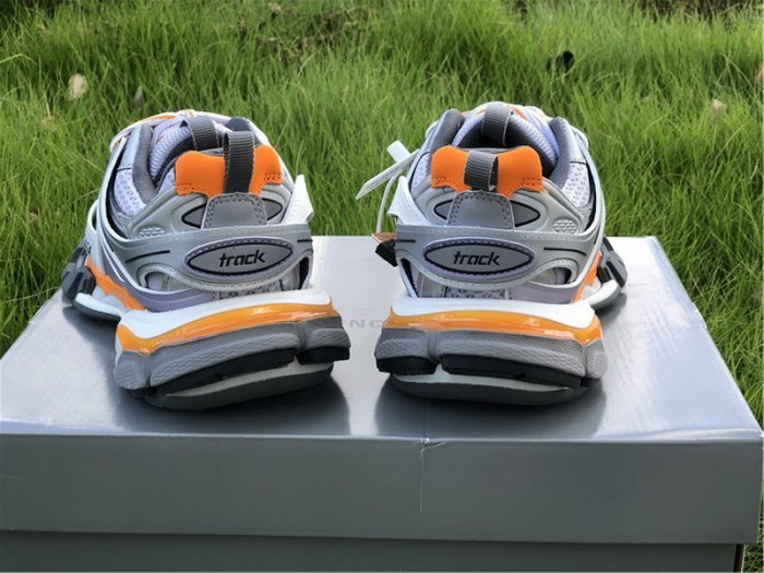 B 17FW Tripe-S High End Sneaker-147