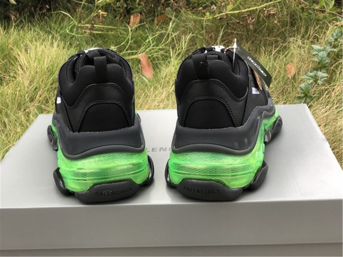 B 17FW Tripe-S High End Sneaker-101