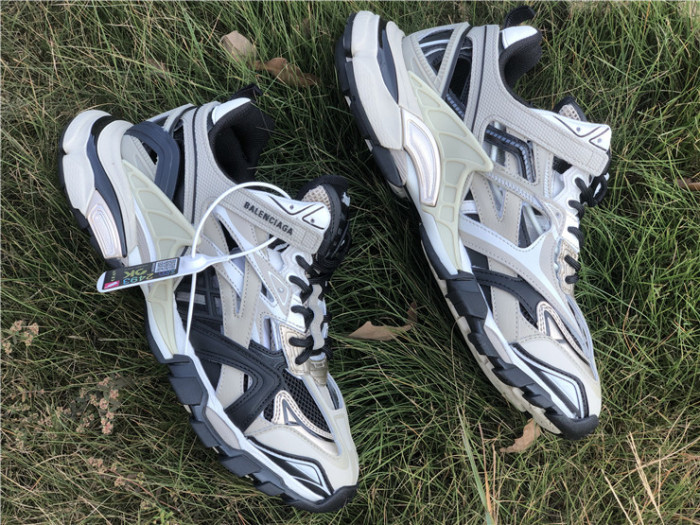 B 17FW Tripe-S High End Sneaker-106