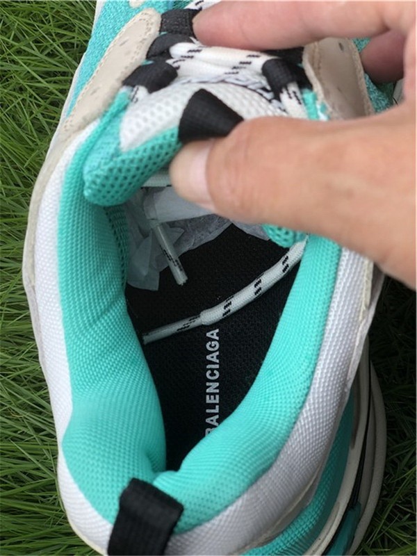 B 17FW Tripe-S High End Sneaker-137