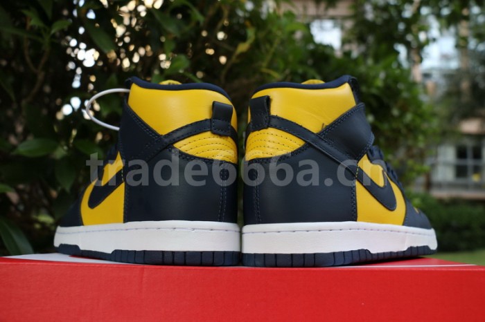 Authentic Nike Dunk High “Michigan”