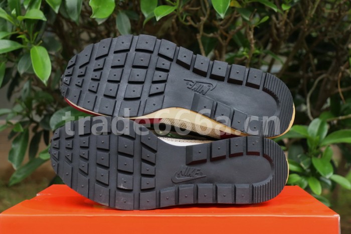 Authentic Sacai x Nike Pegasus VaporFly SP Villain Red