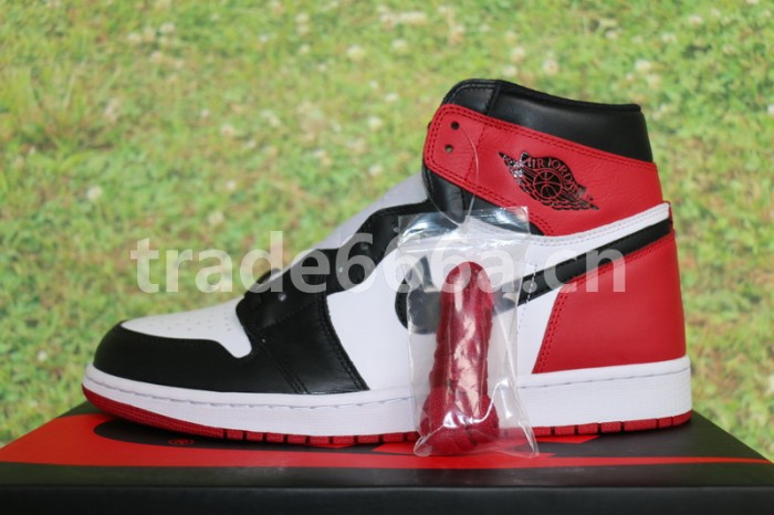 Air Jordan 1 OG High “Black Toe”2016