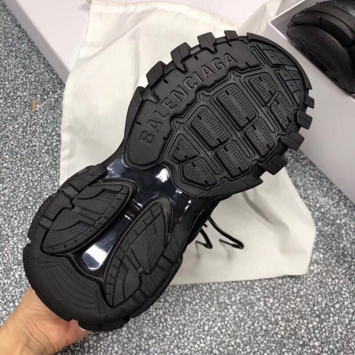 B 17FW Tripe-S High End Sneaker-047