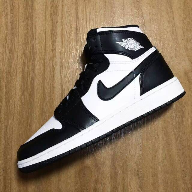 Authentic Air Jordan 1 OG Retro High Black/White GS