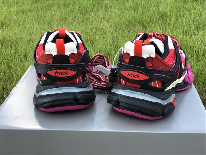 B 17FW Tripe-S High End Sneaker-102