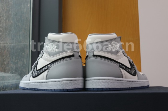 Authentic Dior x Ai Jordan 1 High Top （with dior boxes）