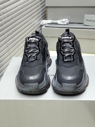 B 17FW Tripe-S High End Sneaker-294