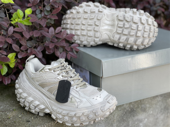 B 17FW Tripe-S High End Sneaker-276