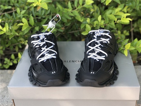 B 17FW Tripe-S High End Sneaker-217