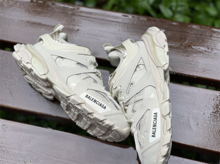 B 17FW Tripe-S High End Sneaker-296