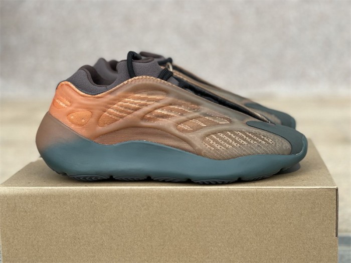 Authentic Yeezy 700 V3 Copfad