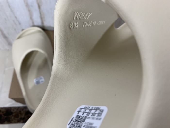 Yeezy Slide Bone FZ5897