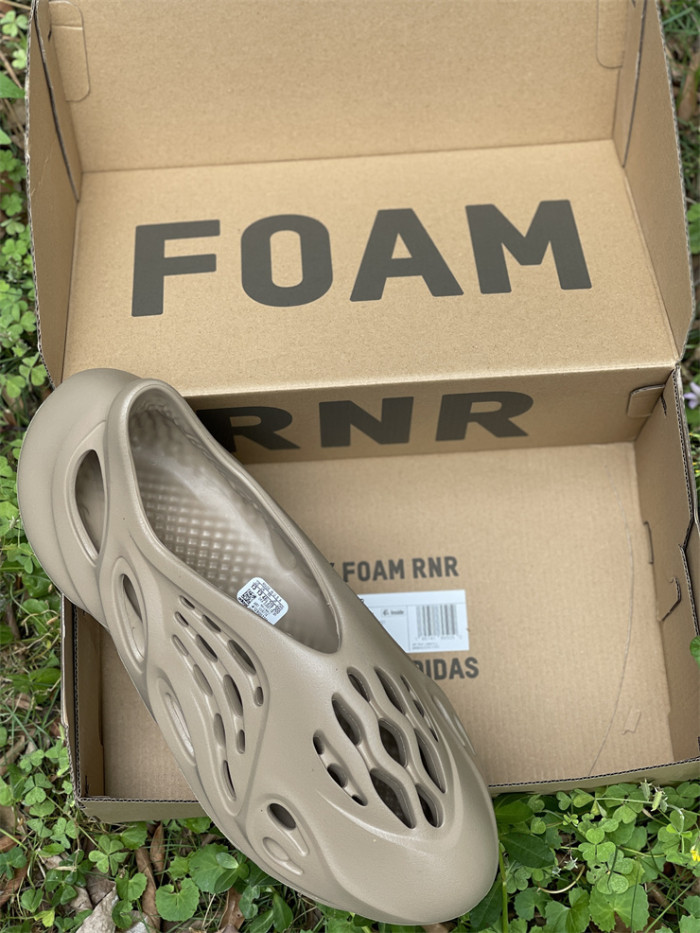 Authentic Yeezy Foam Runner “Mist”