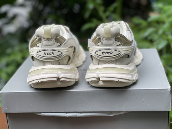 B 17FW Tripe-S High End Sneaker-296