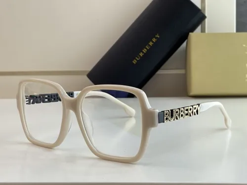 Burberry Sunglasses AAAA-643