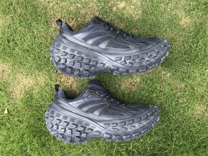 B 17FW Tripe-S High End Sneaker-313