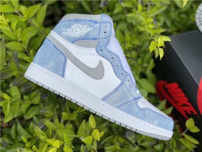 Authentic Air Jordan 1 High OG Hyper Royal