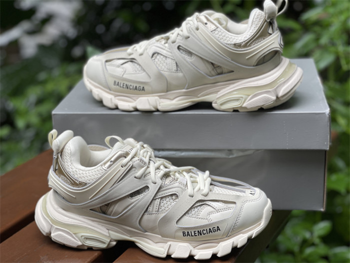 B 17FW Tripe-S High End Sneaker-296